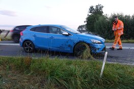 Auto in de sloot langs N244 Middenbeemster