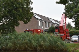 Brand in spouwmuur van woning in Purmerend: Brandweer schaalt op