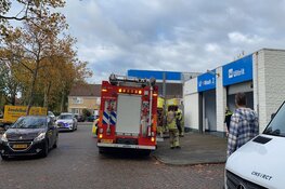 Vrouw klem in wasstraat Purmerend