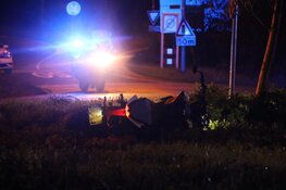 Motorrijder zwaargewond na crash