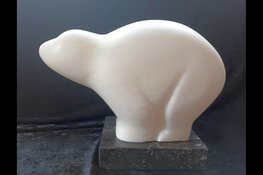 Purmerendse kunstenaars in etalage VVV|Purmerends Museum