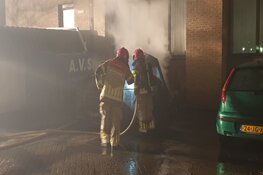 Auto door brand verwoest aan Broekerhof in Purmerend