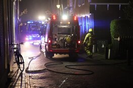 Brand door echte kaarsjes in kerstboom in De Rijp