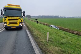 Auto te water na inhaalactie