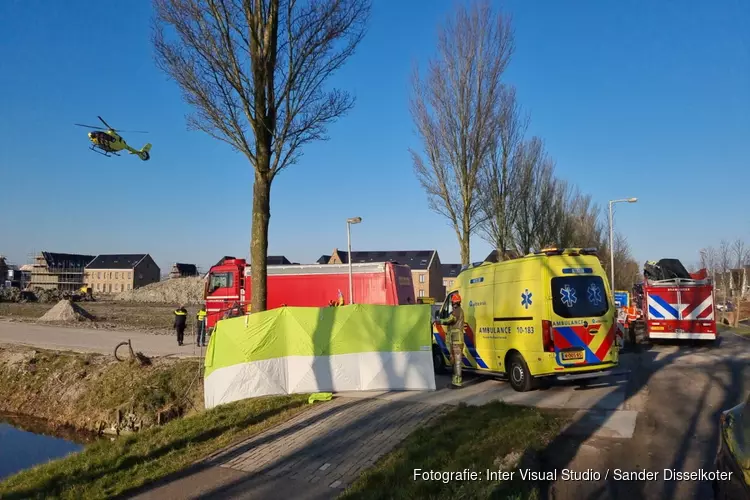 Fietsster zwaargewond na aanrijding met vrachtwagen