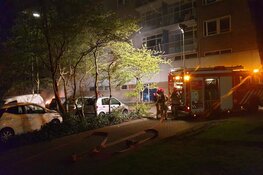 Auto&#39;s in brand aan Anne Franklaan in Purmerend