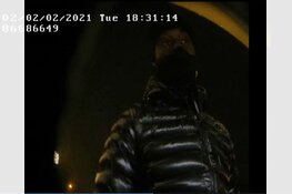 Gezocht: Wie herkent deze pinners?