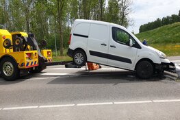 Bestelbus te water in Middenbeemster