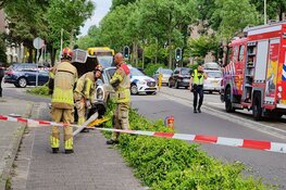 "Oldtimer" rijdt lantaarnpaal uit de grond bij ongeluk in Purmerend