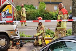 "Oldtimer" rijdt lantaarnpaal uit de grond bij ongeluk in Purmerend