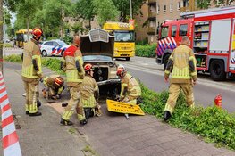 "Oldtimer" rijdt lantaarnpaal uit de grond bij ongeluk in Purmerend