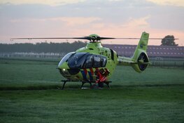 Ernstig ongeval in Middenbeemster: automobilist rijdt tegen boom