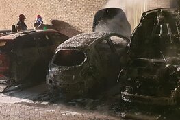 Vier auto's door brand verwoest in Purmerend