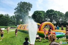 Vrijdag gratis Pop-up Waterspektakel op speelweide Leeghwaterbad