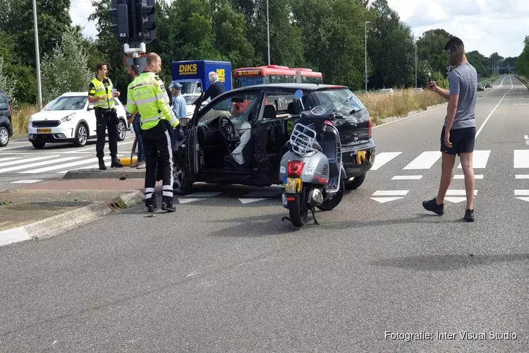 Motorfiets in botsing met auto in Purmerend