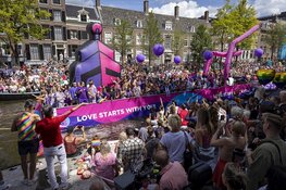 Canal Parade Pride Amsterdam in volle gang (fotoalbum)