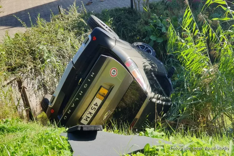 Brommobiel te water, bestuurder ongedeerd