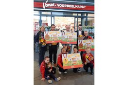 Vomar Voordeelmarkt steunt clubs in Purmerend met een financieel extraatje