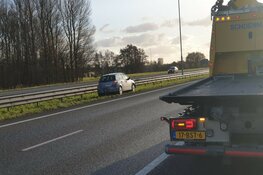 Gezin met kinderen naar ziekenhuis na botsing op A7
