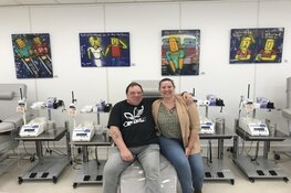 Kunstenaar Henk Veen exposeert in bloedbank Sanquin Purmerend