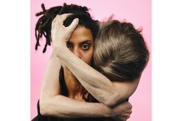 Dans/muziektheater Aya/Silbersee: Mother's White 12+ - 21 januari