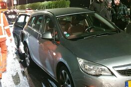 Aanrijding met drie auto&#39;s op A7, twee gewonden