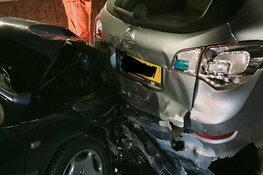 Aanrijding met drie auto&#39;s op A7, twee gewonden