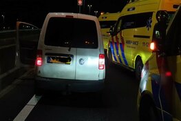 Aanrijding met drie auto&#39;s op A7, twee gewonden