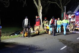 Automobilist met spoed naar ziekenhuis na crash in Purmer