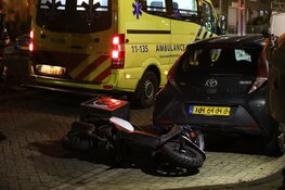 Sushi-bezorger rijdt tegen geparkeerde auto