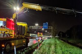 `Auto te water door noodweer`