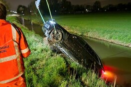 `Auto te water door noodweer`