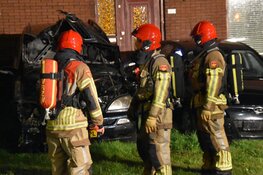Auto in brand aan IJsendijkstraat