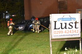 Auto in brand aan IJsendijkstraat
