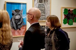 Reizende minivitrine KunstWerkt! in het Gemeentehuis