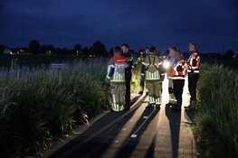 Auto te water in Kwadijk, bestuurder naar ziekenhuis
