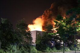 Uitslaande brand bij afvalverwerker