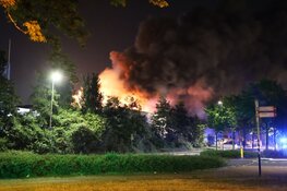 Uitslaande brand bij afvalverwerker