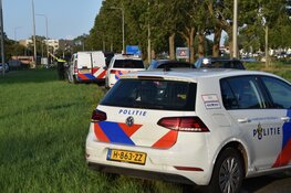 Politie rijdt auto klem en pakt twee verdachten op bij afslag Zuidoostbeemster