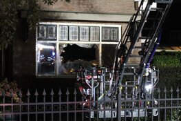 Gewonde en veel schade bij woningbrand aan Jaagweg
