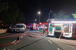 Gewonde en veel schade bij woningbrand aan Jaagweg