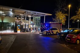 Tot na middernacht geen treinverkeer tussen Hoorn en Zaandam na aanrijding op spoor bij station Purmerend Weidevenne