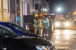 Brand bij autoverhuurder in Purmerend, politie doet onderzoek