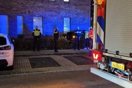 Auto tegen gebouw gereden in Purmerend