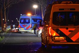 Ernstig ongeval in Middenbeemster, auto tegen boom