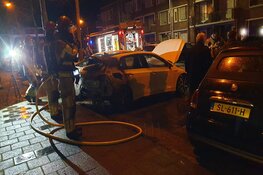 Auto door brand verwoest op Overlanderstraat