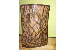 Surrealistisch keramiek van Astrid Lagerburg te zien bij de VVV