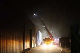 Brand bij bedrijf aan Voltastraat in Purmerend