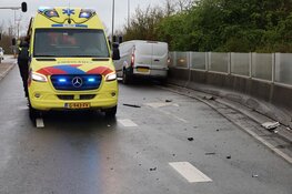 Bestuurder met spoed afgevoerd naar ziekenhuis na ongeval in Purmerend