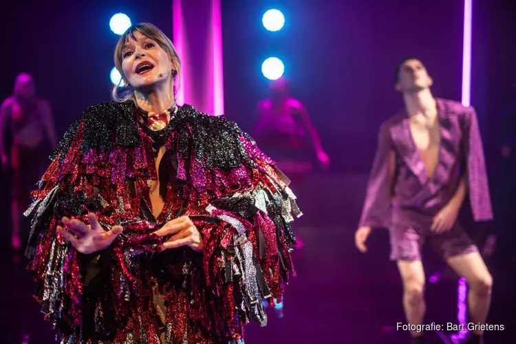 Dans/muziektheatervoorstelling ADI(C)SCO van Cecilia Moisio voor Club Guy & Roni Invites op 6 april te zien in Theater De Verbeelding